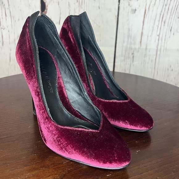 REBECCA MINKOFF woman’s velvet burgundy 4” heel almond toe pumps Size 7 EuC - Picture 4 of 14